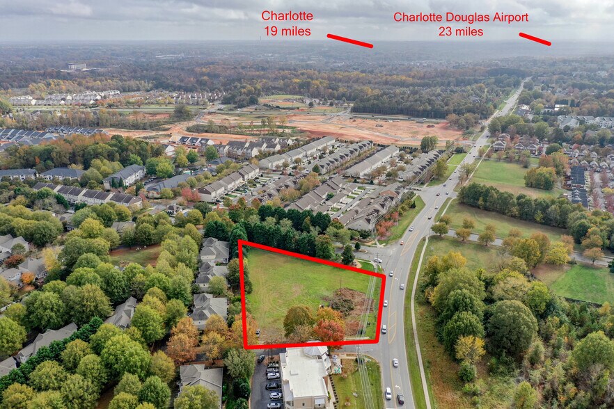 18620 W Catawba Ave, Cornelius, NC à louer - Aérien – Image 3 sur 18