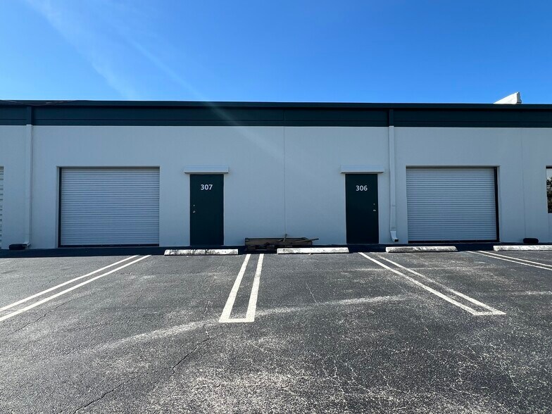 901 Northpoint Pky, West Palm Beach, FL à louer - Photo de l’immeuble – Image 2 sur 5