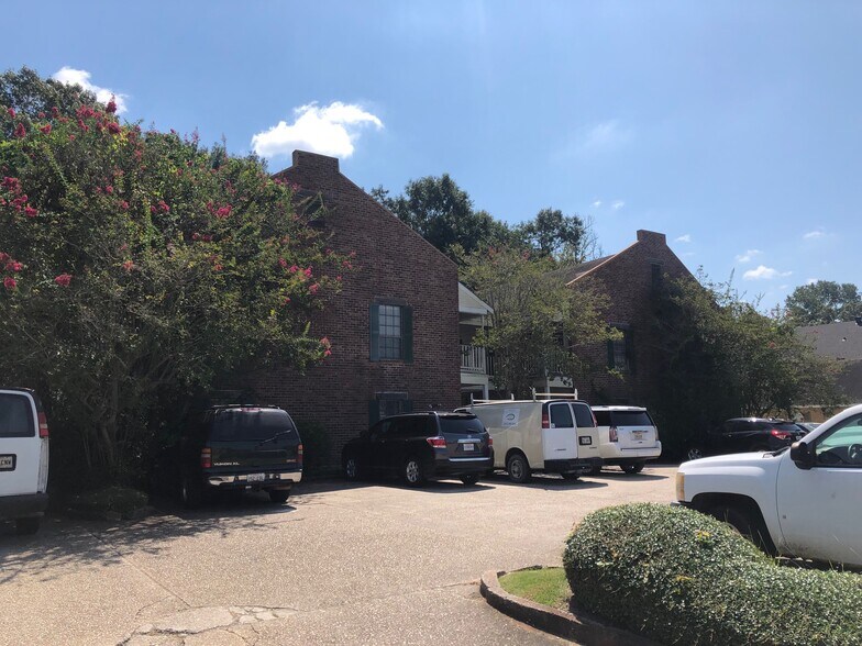5637 Superior Dr, Baton Rouge, LA à louer - Photo de l’immeuble – Image 3 sur 26