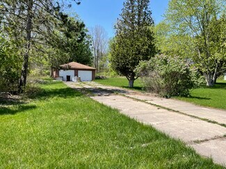 Plus de détails pour 3253 Pine Tree Rd, Lansing, MI - Terrain à vendre