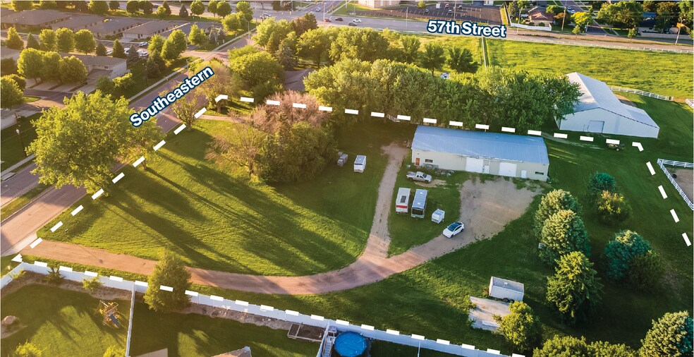 5010 Southeastern ave, Sioux Falls, SD à vendre - Photo principale – Image 1 sur 15