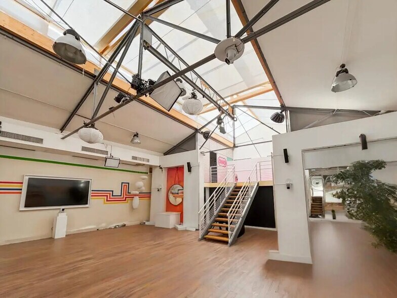 Bureau dans Paris à louer - Photo de l’immeuble – Image 1 sur 7