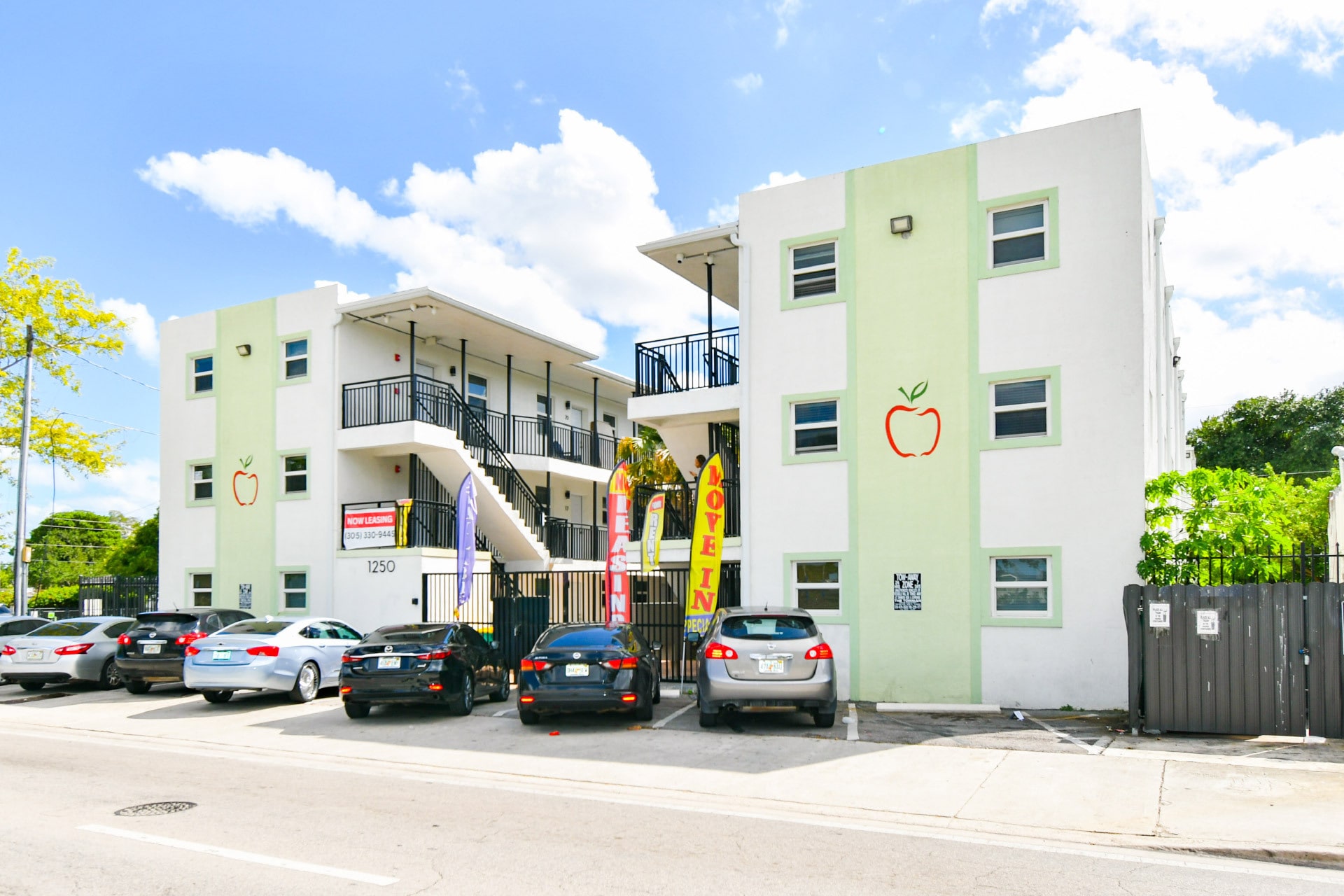 1250 NW 62nd St, Miami, FL à vendre Photo de l’immeuble– Image 1 sur 6