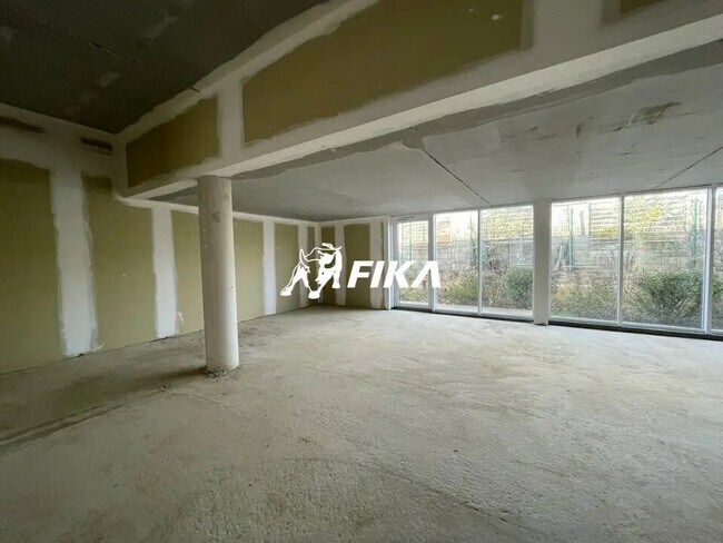 Plus de détails pour Local commercial à vendre