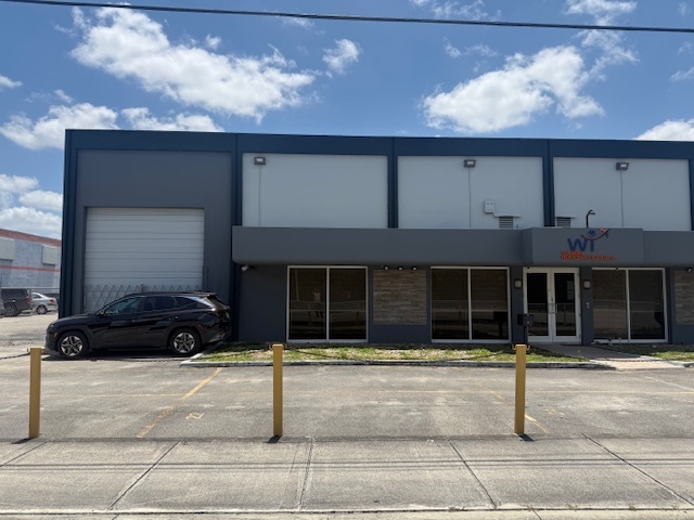 960 W 84th St, Hialeah, FL à louer - Photo de l’immeuble – Image 1 sur 1