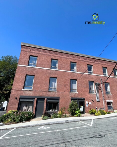 42-67 Eastern Ave, Saint Johnsbury, VT à louer - Photo de l’immeuble – Image 3 sur 13