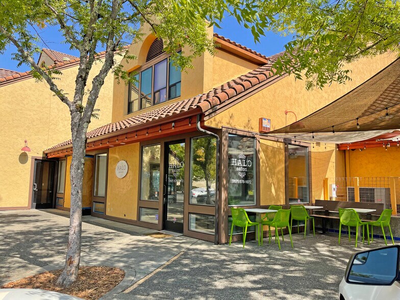 52 Mission Cir, Santa Rosa, CA à louer - Photo de l’immeuble – Image 2 sur 9