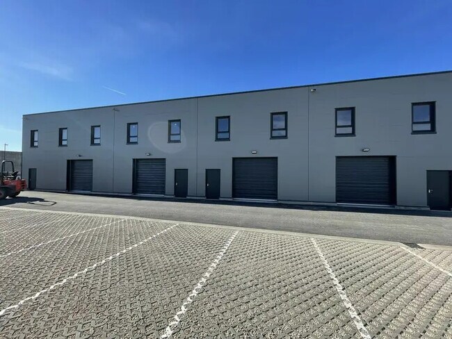 Plus de détails pour Industriel/Logistique à louer