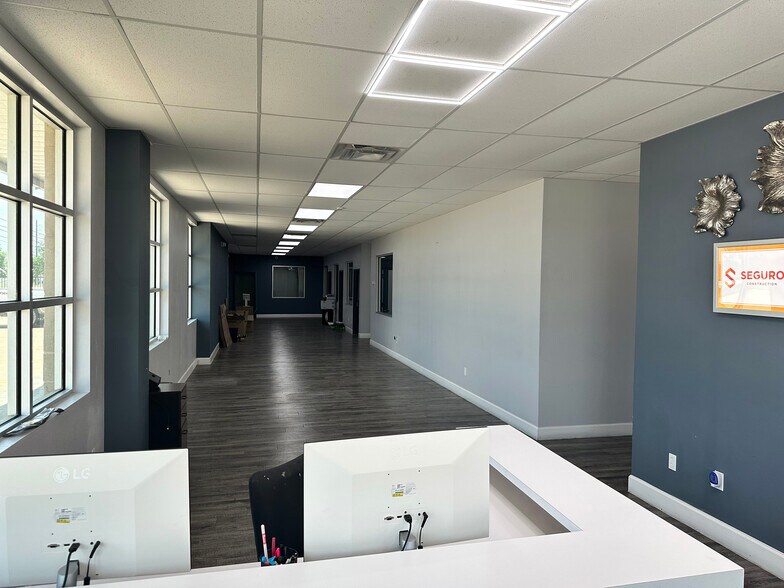 11721 Tanner Rd, Houston, TX à louer - Photo de l’immeuble – Image 2 sur 3