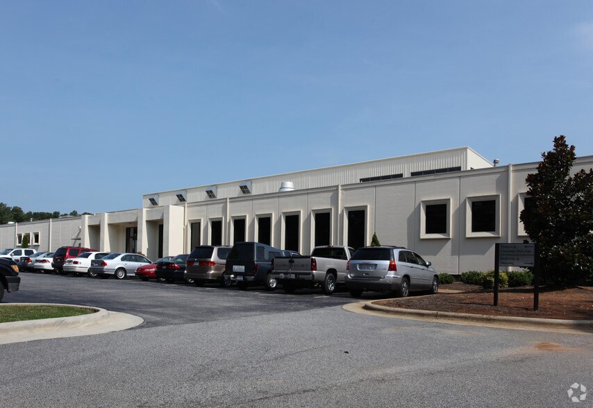 218 Feld Ave, High Point, NC à vendre - Photo de l’immeuble – Image 1 sur 6