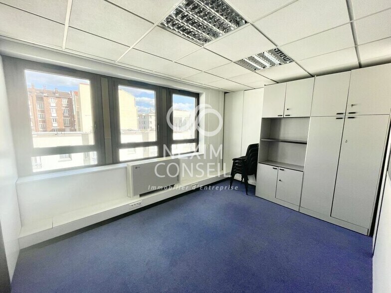 Bureau dans Clichy à louer - Photo de l’immeuble – Image 2 sur 20