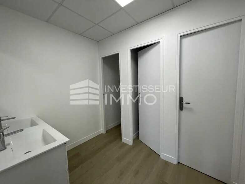 Bureau dans Champigny-sur-Marne à louer - Photo de l’immeuble – Image 3 sur 5