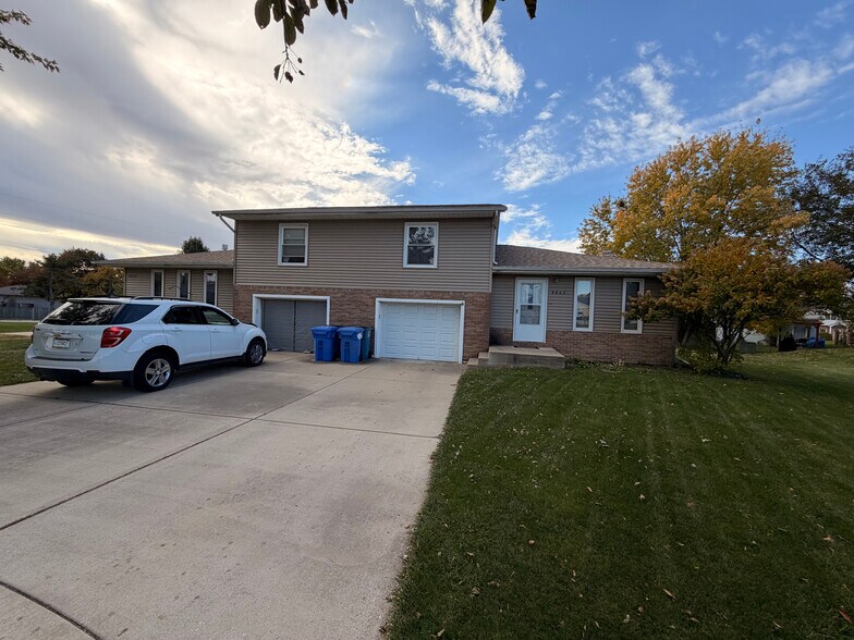 Two Duplex; Crown Point, IN portefeuille de 2 biens à vendre sur LoopNet.fr - Photo de l’immeuble – Image 3 sur 14