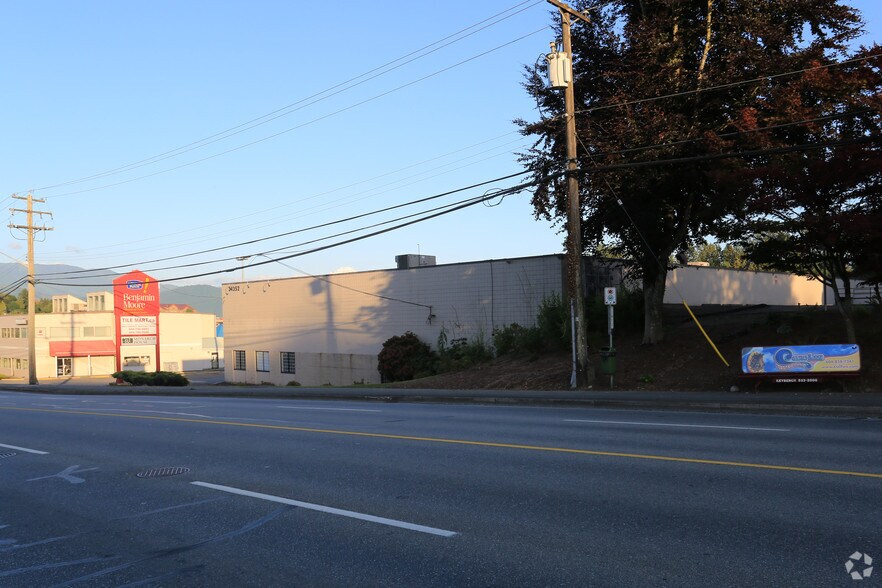 34252 Marshall Rd, Abbotsford, BC à louer - Photo de l’immeuble – Image 2 sur 2