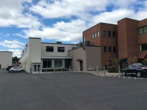 44 Shelter Rock Rd, Danbury, CT à louer Photo intérieure– Image 1 sur 4