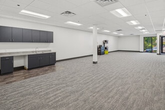1301 Corporate Center Dr, Eagan, MN à louer Photo intérieure– Image 1 sur 9