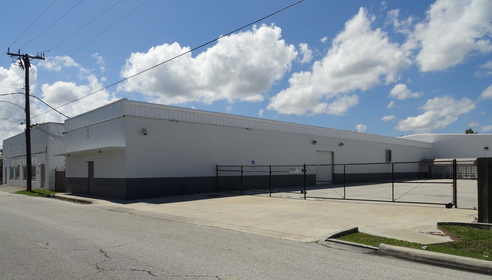 534 Saint Johns St, Cocoa, FL à vendre - Photo principale – Image 1 sur 3