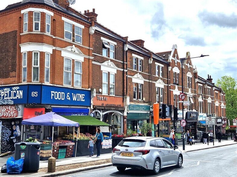 63 Chamberlayne Rd, Londres à vendre - Photo de l’immeuble – Image 3 sur 7