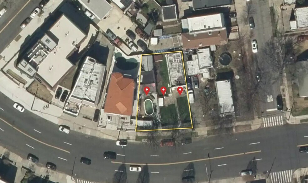 7011 Ditmars Blvd, East Elmhurst, NY à vendre - Photo principale – Image 1 sur 1