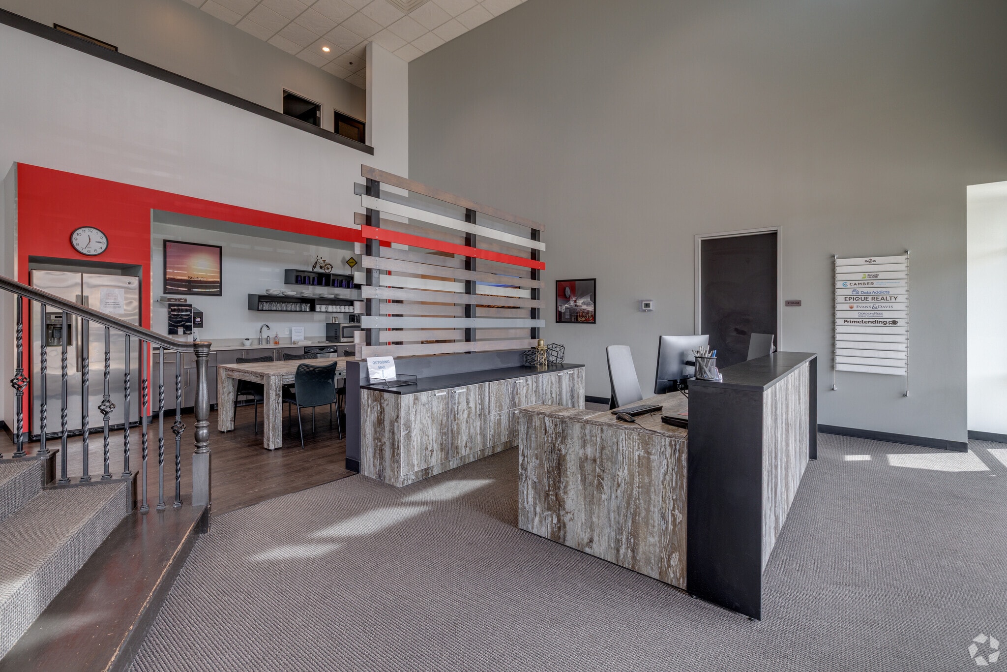 8211 E Regal Pl, Tulsa, OK à louer Photo de l’immeuble– Image 1 sur 15