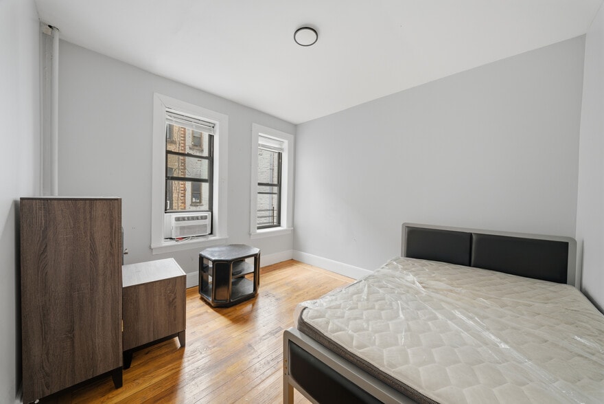 2057 Ocean Ave, Brooklyn, NY à vendre - Photo intérieure – Image 3 sur 12