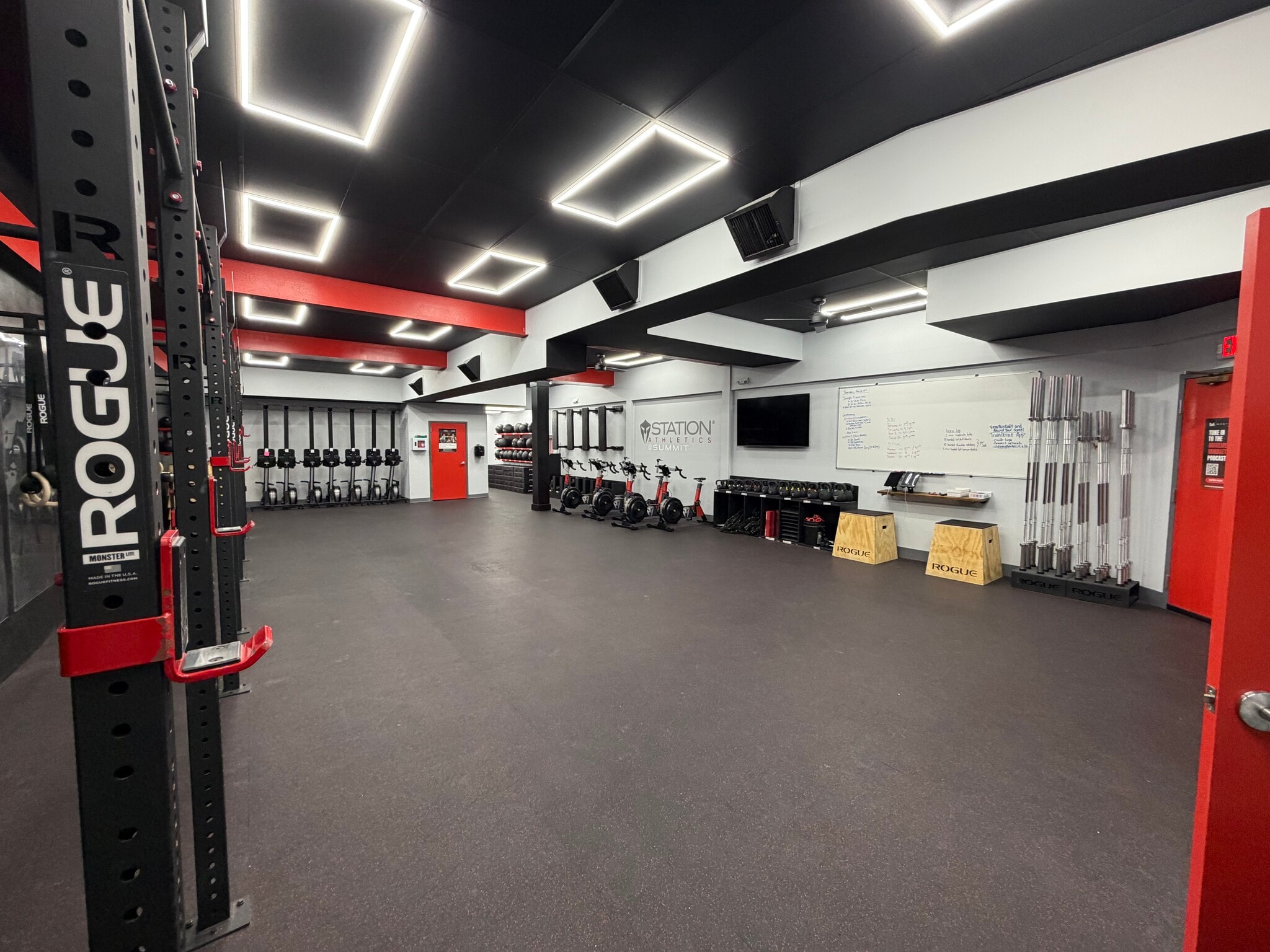 12 Bank St, Summit, NJ à louer Photo intérieure– Image 1 sur 3