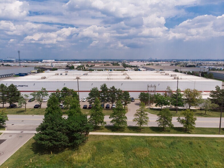 109 Summerlea Rd, Brampton, ON à louer - Photo de l’immeuble – Image 3 sur 8