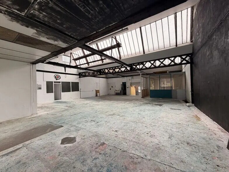 Local d’activités dans Rillieux-la-Pape à louer - Photo de l’immeuble – Image 1 sur 14