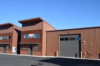 611 NE Jackpine Ct, Redmond, OR à louer Photo intérieure– Image 1 sur 14