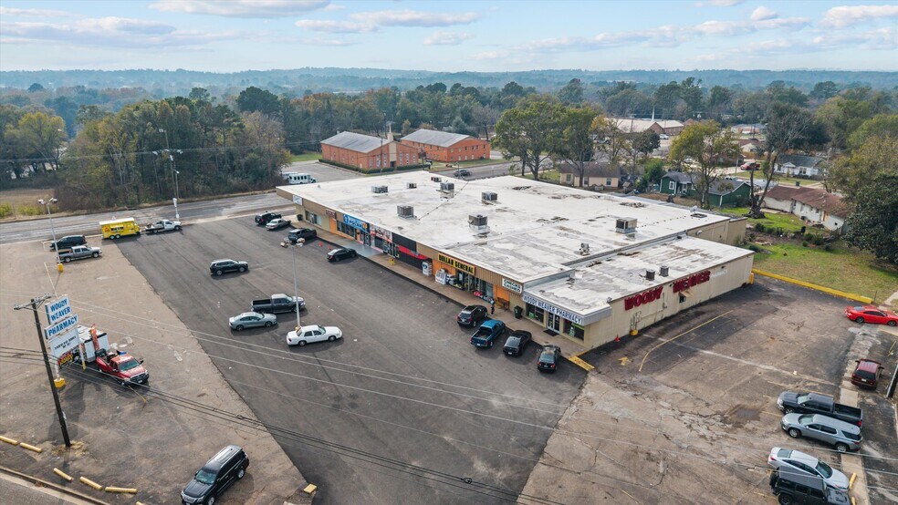 2726 W Gentry Pky, Tyler, TX à vendre - Photo de l’immeuble – Image 2 sur 8