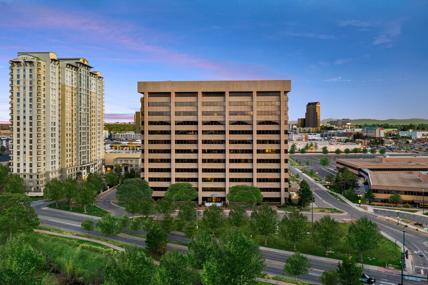 4500 S Cherry Creek Dr, Denver, CO à louer - Photo de l’immeuble – Image 1 sur 22