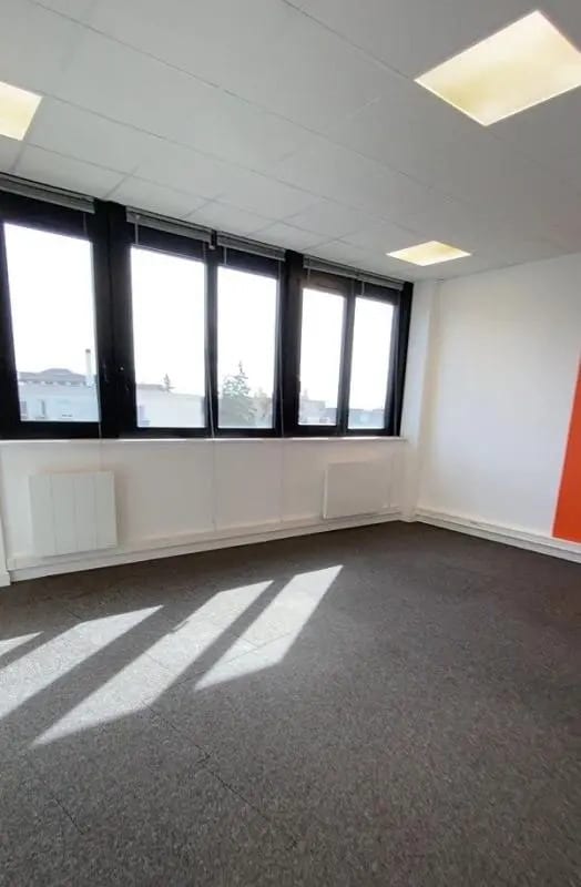 Bureau dans Chartres à vendre Photo intérieure– Image 1 sur 13