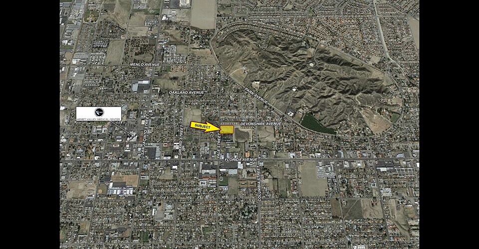 E Devonshire Ave, Hemet, CA à vendre Photo de l’immeuble– Image 1 sur 5
