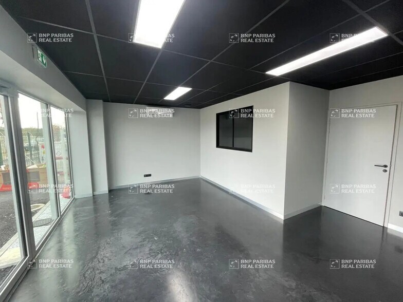 Bureau dans Esvres à louer - Photo intérieure – Image 2 sur 8