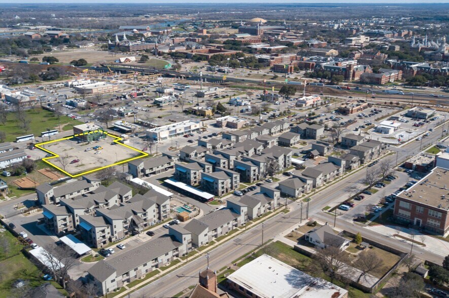 722 S 7th St, Waco, TX à louer - Photo de l’immeuble – Image 2 sur 31