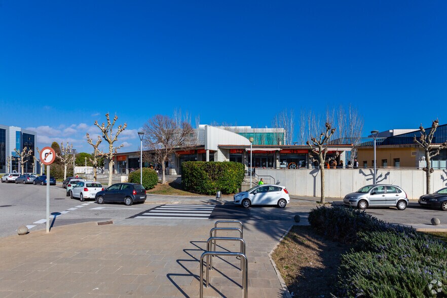 Local commercial dans El Prat de Llobregat, Barcelona à vendre - Photo de l’immeuble – Image 3 sur 8