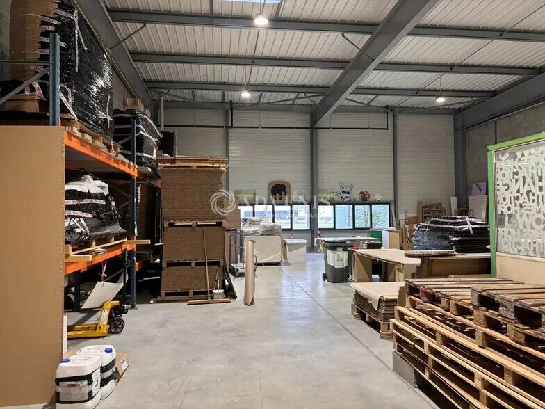 Local d’activités dans Le Mans à louer - Photo de l’immeuble – Image 2 sur 5