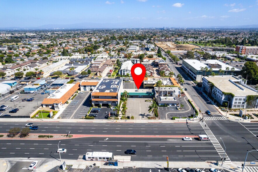 17712 Beach Blvd, Huntington Beach, CA à louer - Aérien – Image 2 sur 13