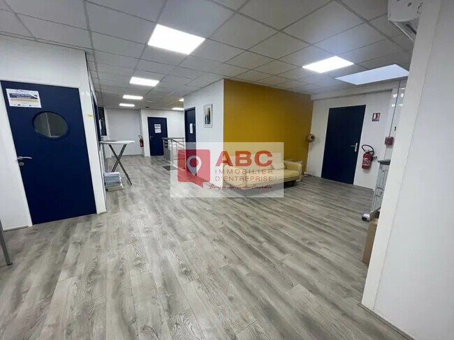 Plus de détails pour Bureau à louer