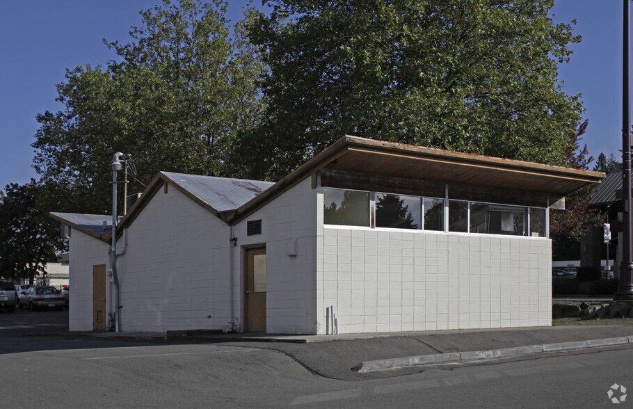 17211 15th Ave NE, Shoreline, WA à vendre - Photo de l’immeuble – Image 2 sur 3