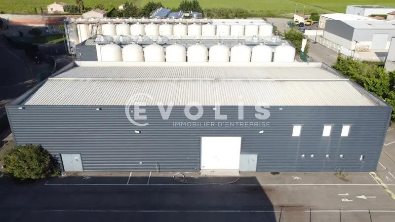 Local d'activités dans Piolenc à vendre - Photo de l’immeuble – Image 3 sur 7