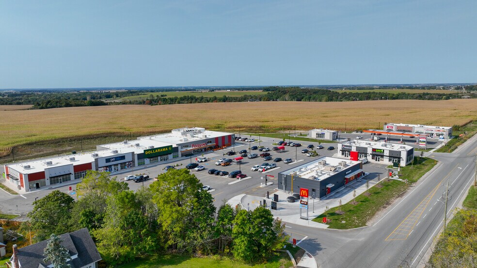 315 Main St, Lucan, ON à louer - Photo de l’immeuble – Image 2 sur 6