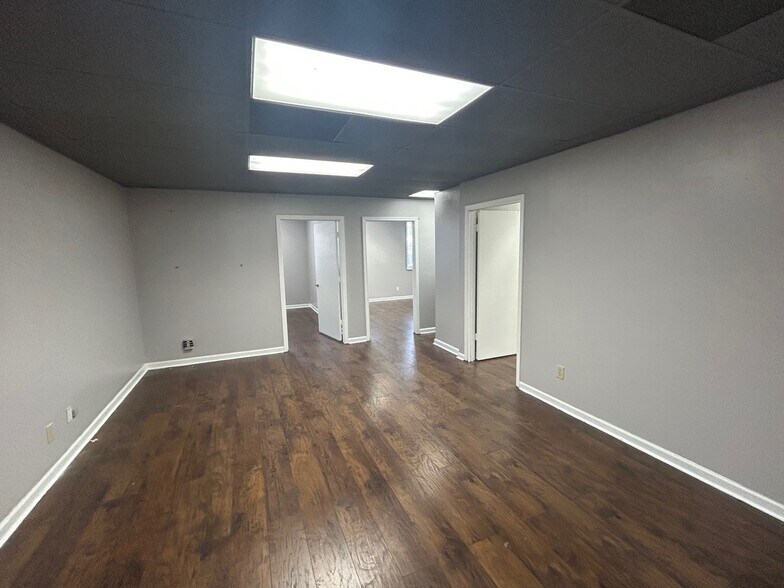 9595 Whitley Dr, Indianapolis, IN à louer - Photo de l’immeuble – Image 3 sur 7