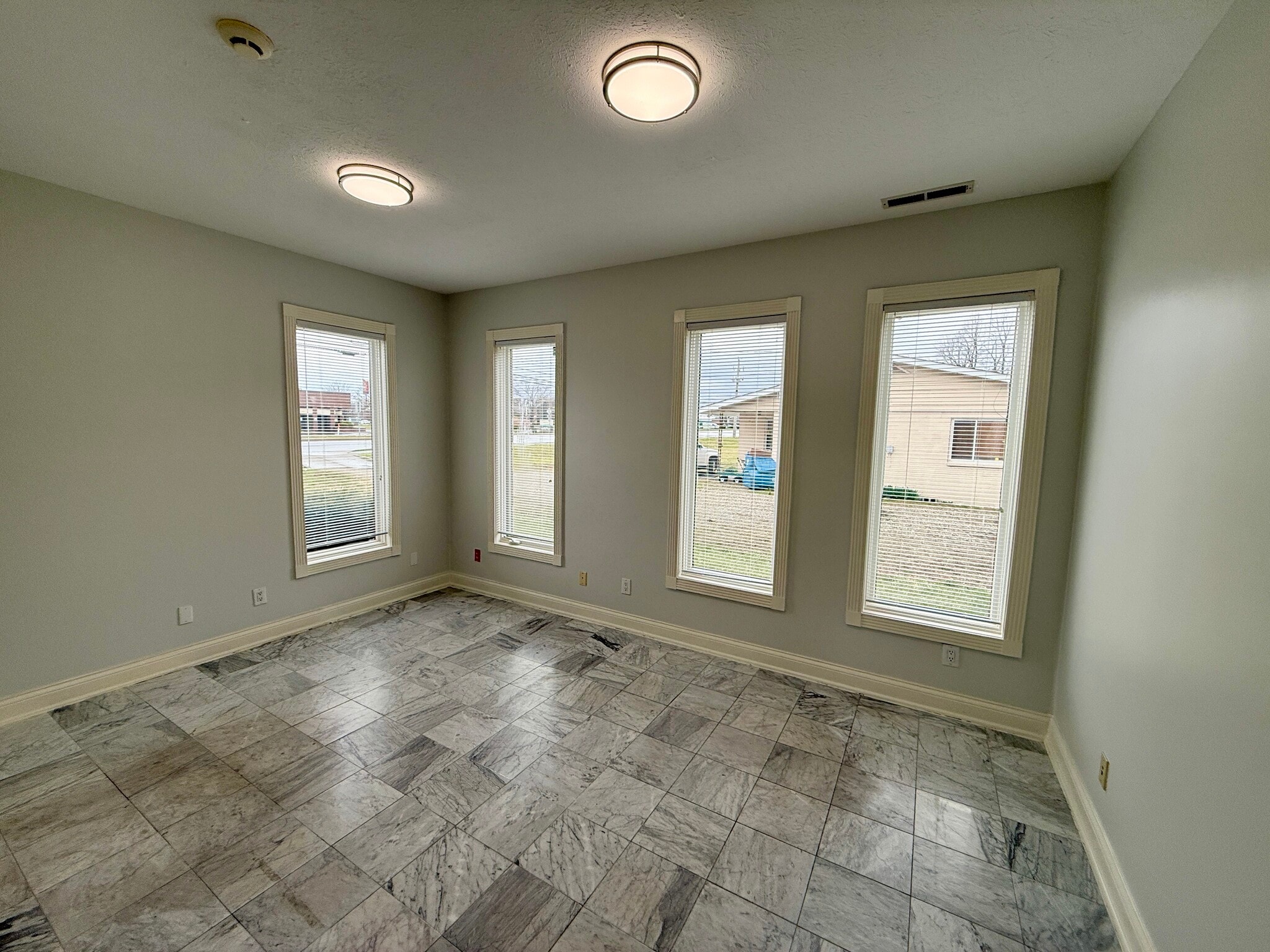 3802 W 96th St, Indianapolis, IN à louer Photo de l’immeuble– Image 1 sur 1