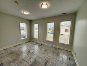 3802 W 96th St, Indianapolis, IN à louer Photo de l’immeuble– Image 1 sur 1