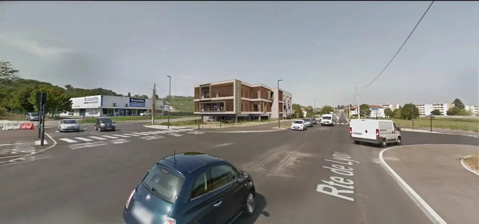 Bureau dans Bourgoin-Jallieu à vendre - Photo de l’immeuble – Image 3 sur 6