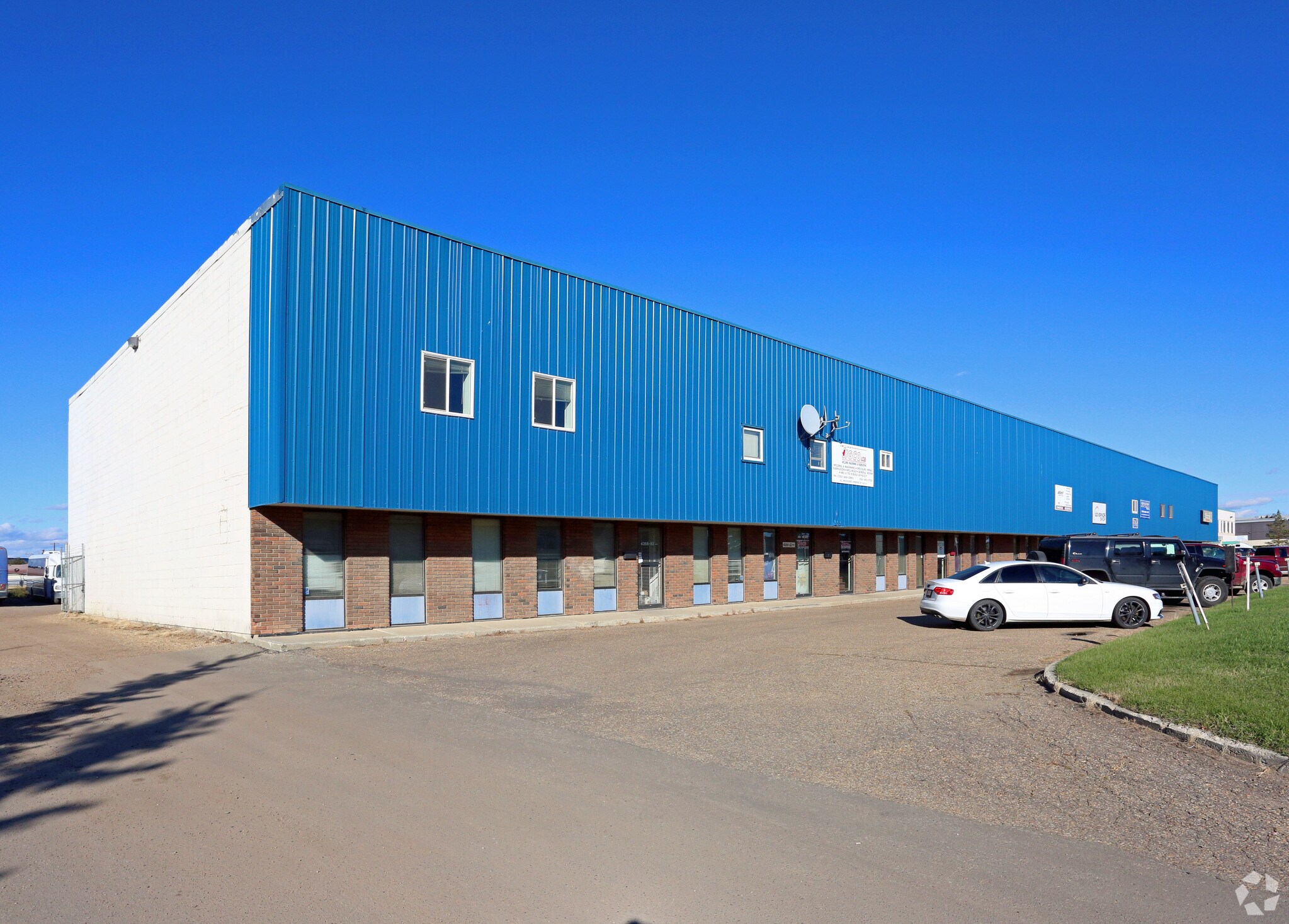 4350-4368 82 Ave NW, Edmonton, AB à louer Photo de l’immeuble– Image 1 sur 5