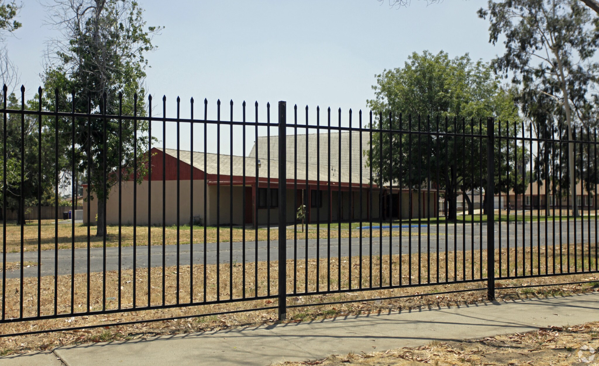 625 N Eucalyptus Ave, Rialto, CA à louer Photo principale– Image 1 sur 18