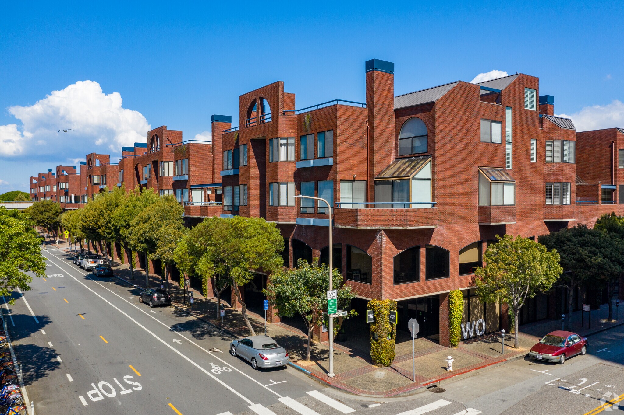 650 Davis St, San Francisco, CA à louer Photo de l’immeuble– Image 1 sur 3