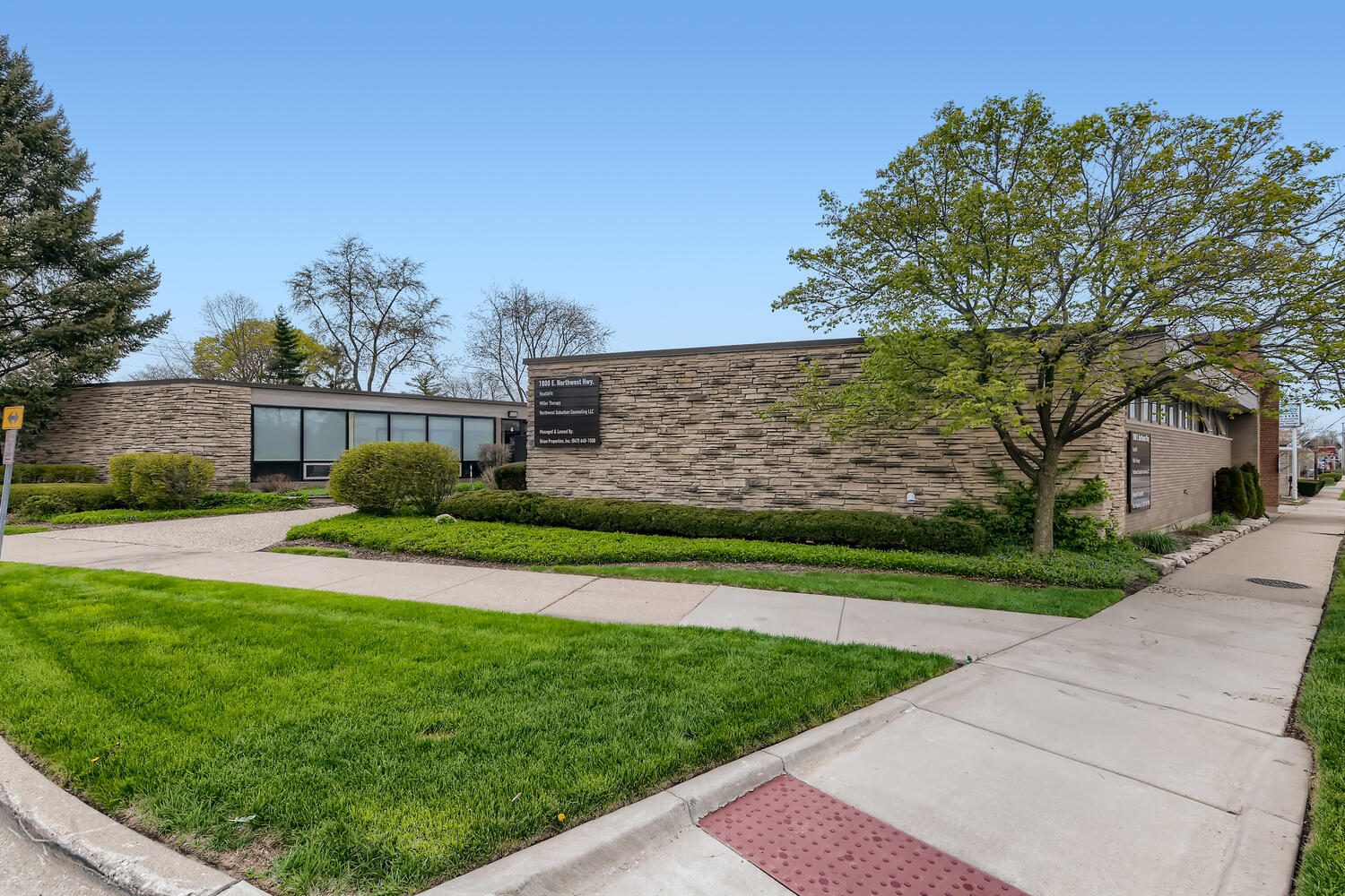 1800 E Northwest Hwy, Arlington Heights, IL à louer Photo de l’immeuble– Image 1 sur 29